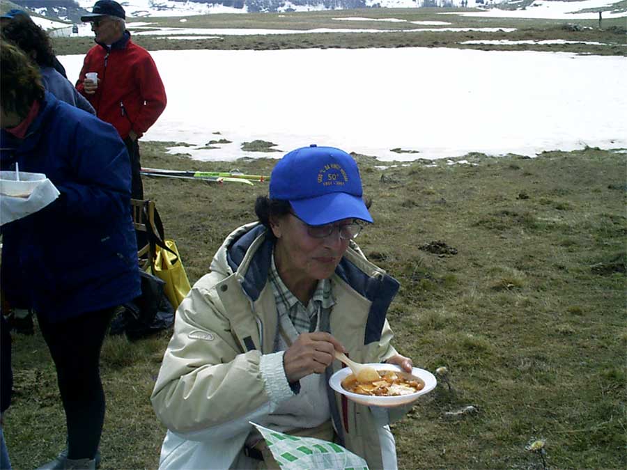 Giuliana si è messa d'impegno a finire la pasta e fagioli