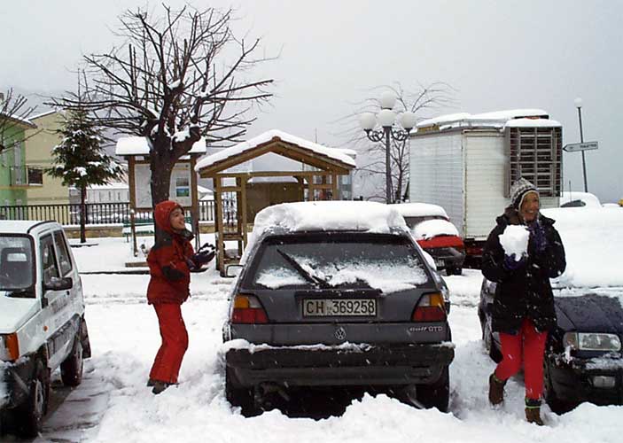 Cristina prepara dei palloni di neve !